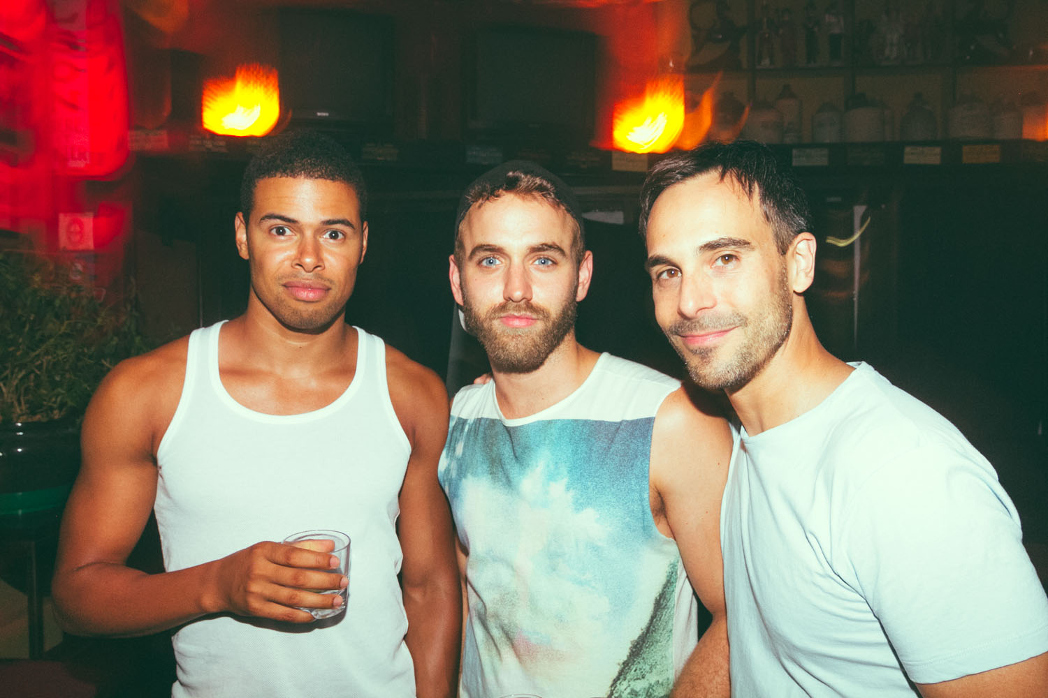 Mec Plus Ultra: un équipage de jolis matelots débarque au Belmont