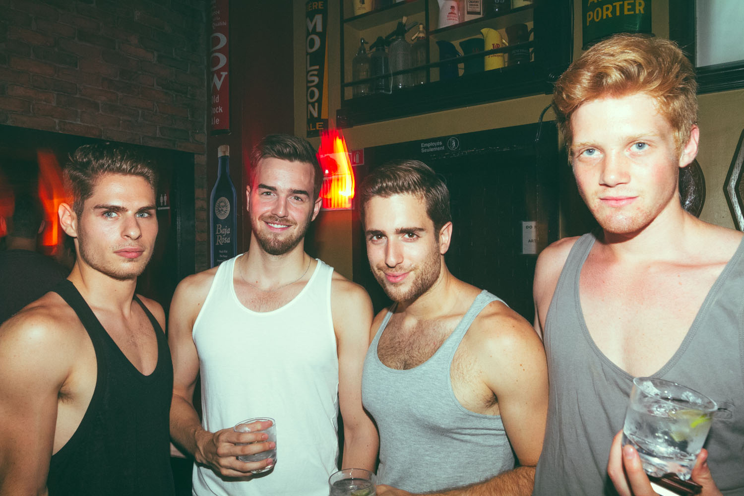 Mec Plus Ultra: un équipage de jolis matelots débarque au Belmont