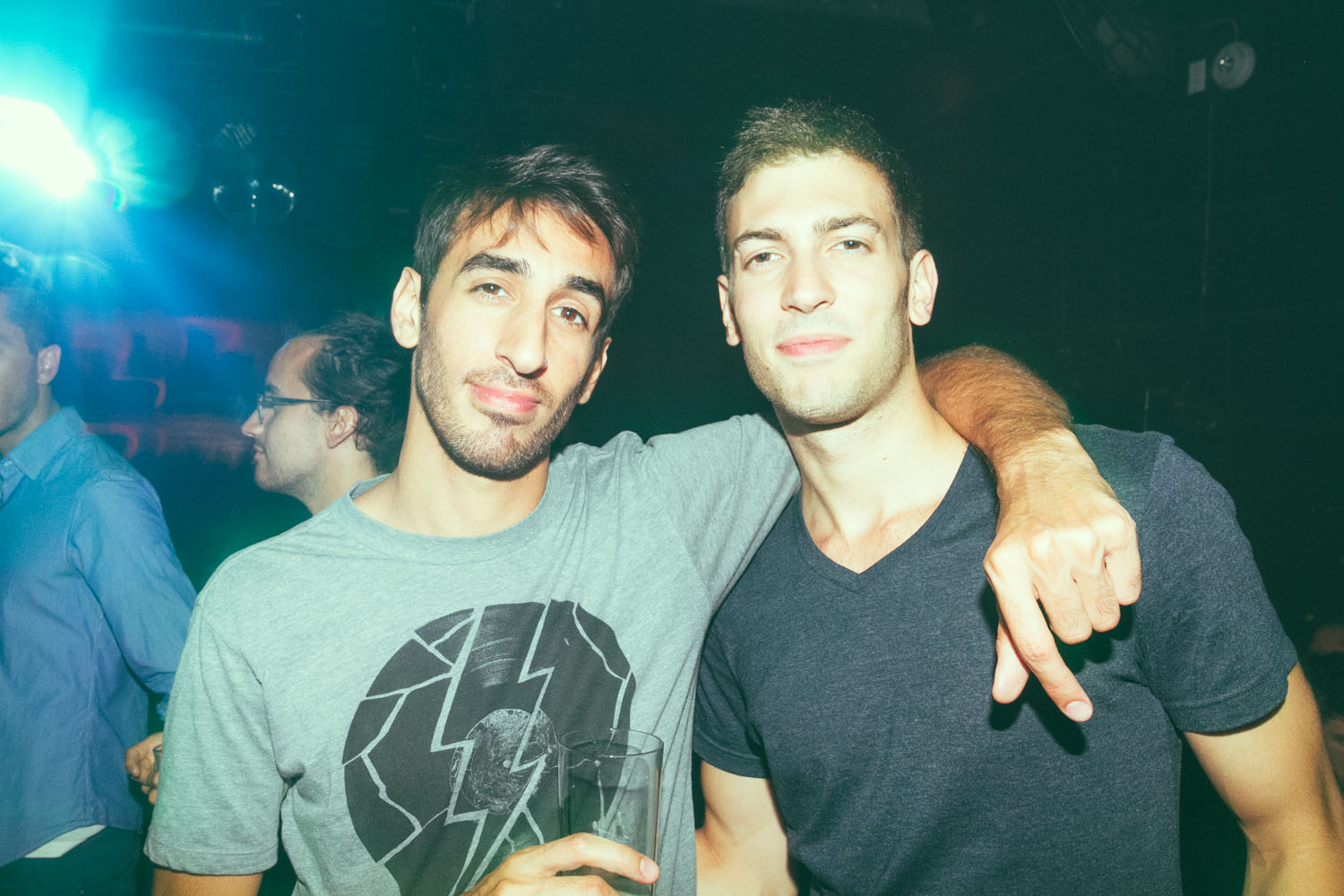 Mec Plus Ultra: un équipage de jolis matelots débarque au Belmont