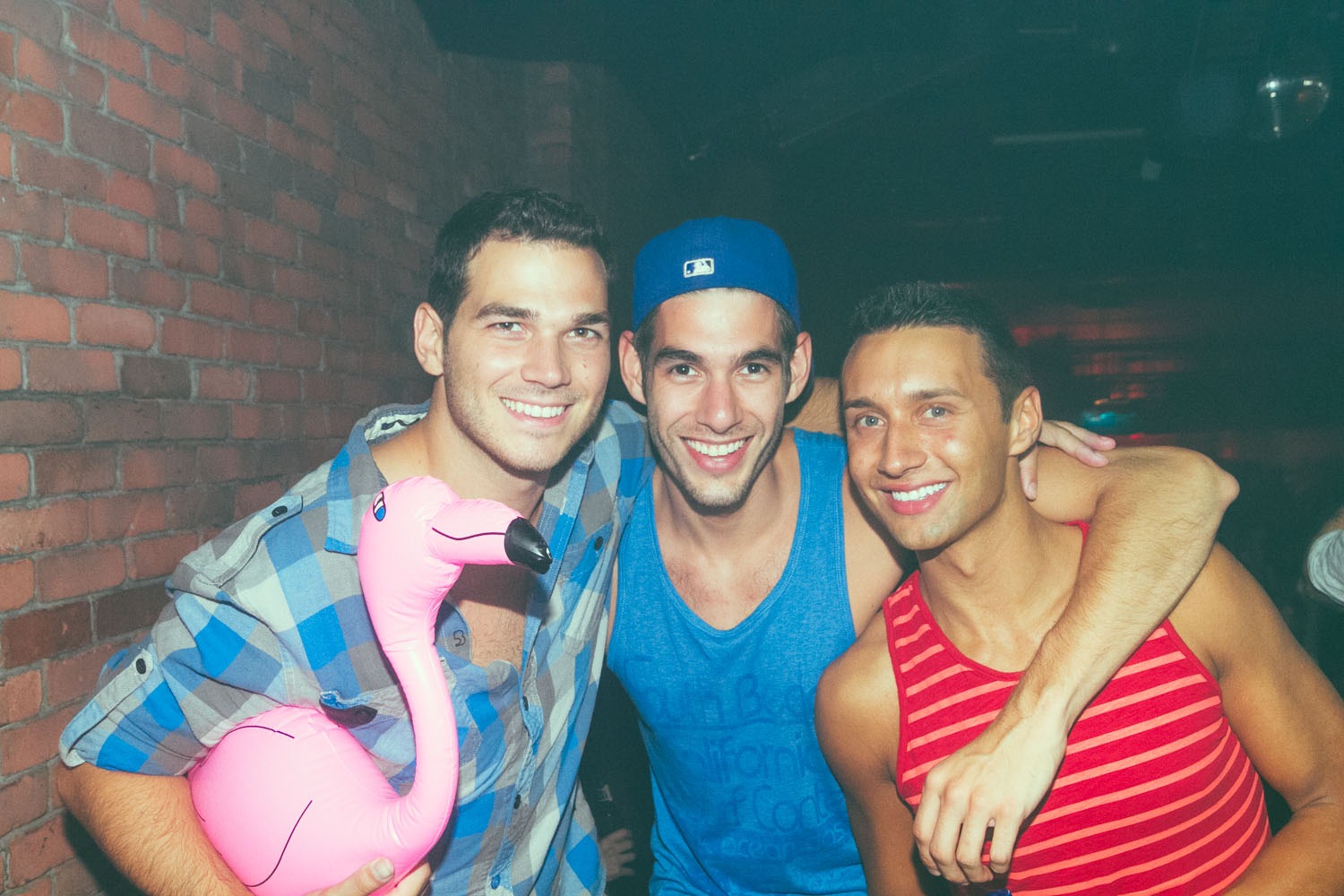 Mec Plus Ultra: un équipage de jolis matelots débarque au Belmont