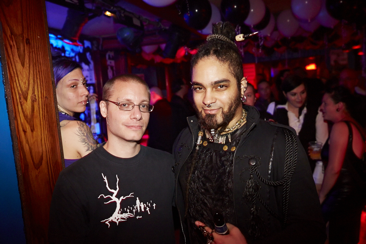 Le bar Passeport fête ses 31 ans avec sa clientèle vampirique et excentrique!