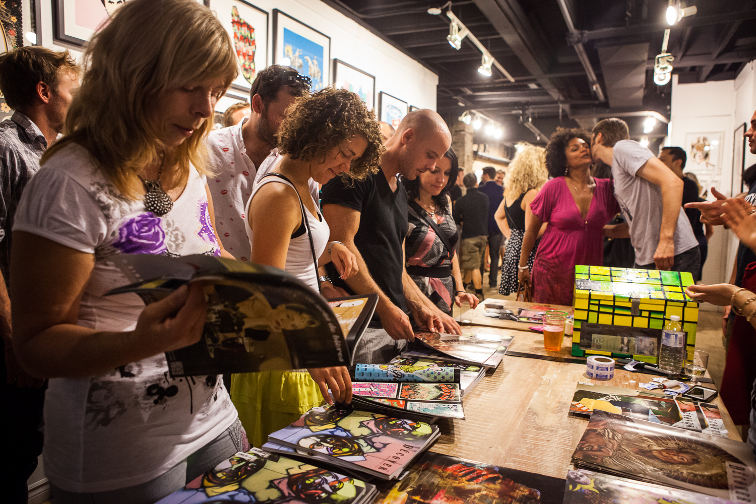 Le lancement du magazine Décover attire la faune hip et artistique à la Station 16