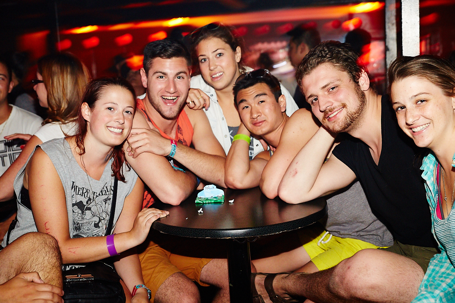 L'after-party Osheaga au Belmont: soirée torride et mini-tops!