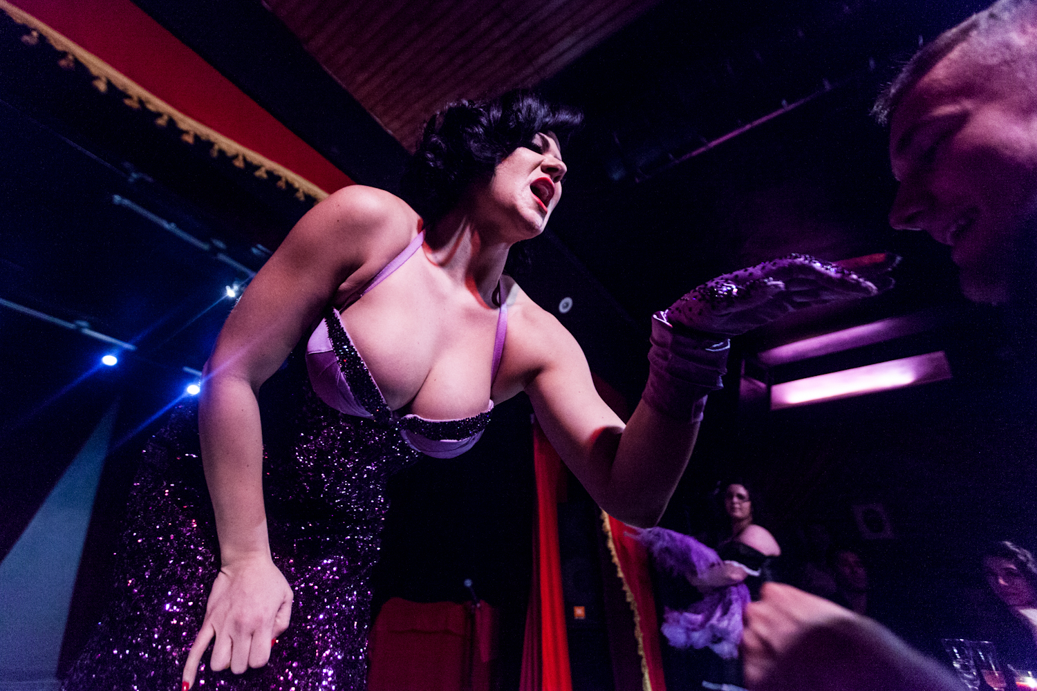 Le nouveau cabaret burlesque de Montréal, le «Wiggle Room», ouvre ses portes
