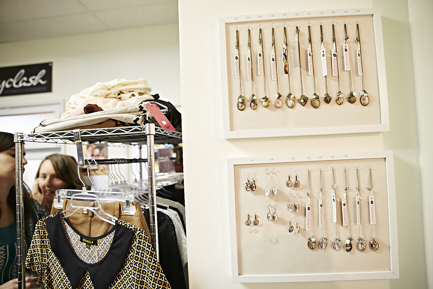 Divers designers locaux unissent leurs forces à la vente Pop Up Collective