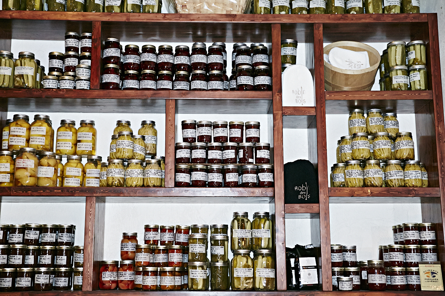 Lancement de Bijoux Mohawki et encan silencieux au profit de Robin des Bois