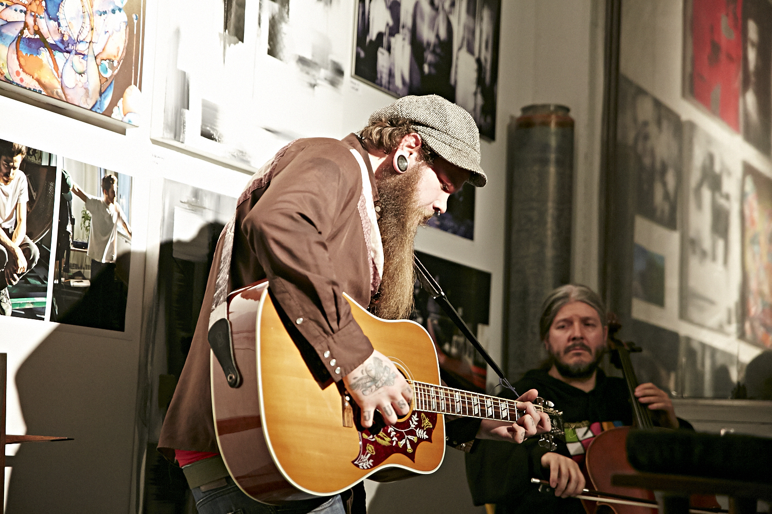Vernissage à l'atelier OFDT en formule soirée underground rue de Gaspé
