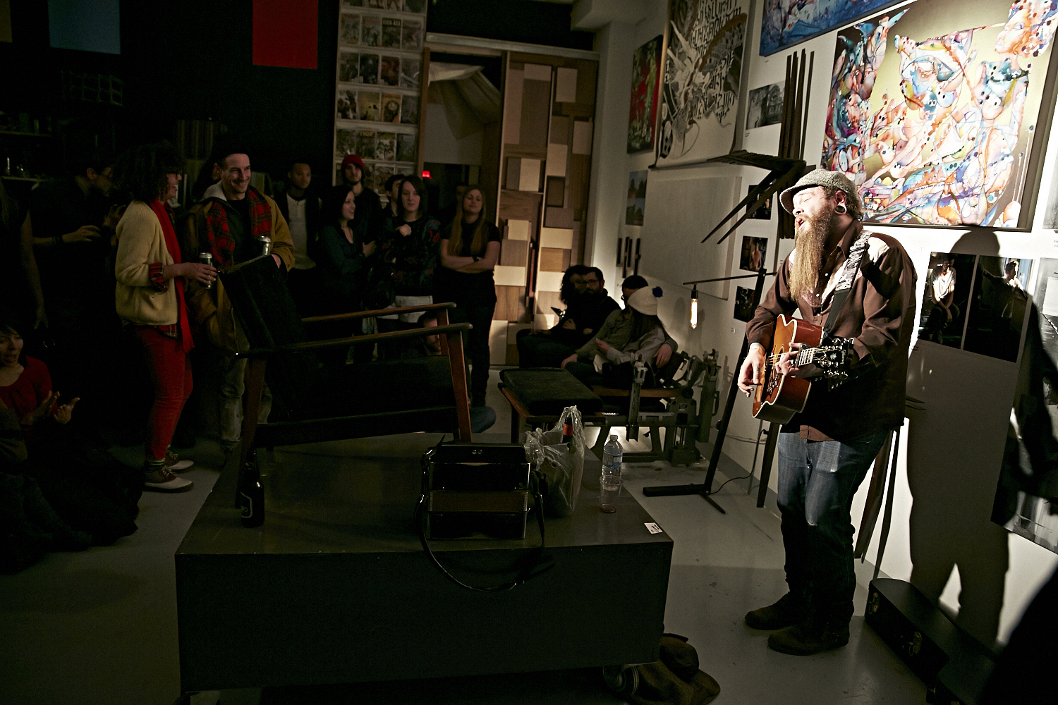 Vernissage à l'atelier OFDT en formule soirée underground rue de Gaspé