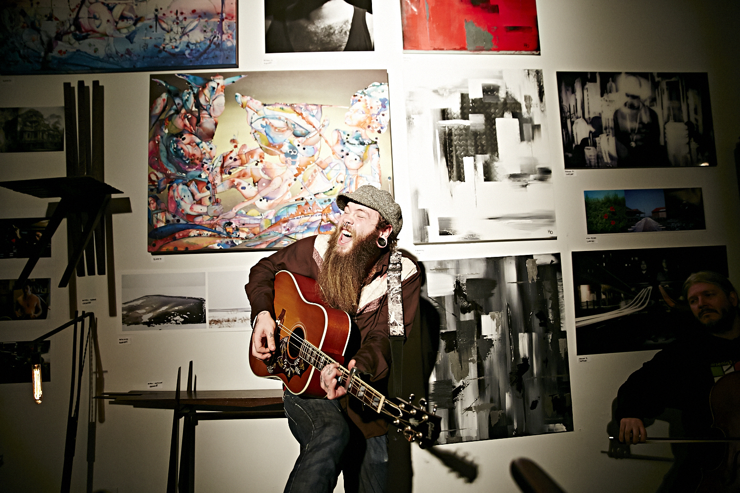 Vernissage à l'atelier OFDT en formule soirée underground rue de Gaspé