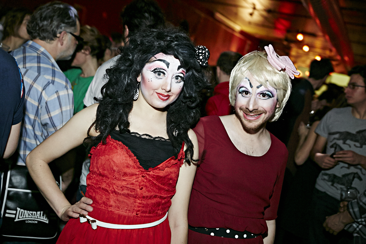 Un dancefloor plein à craquer pour le traditionnel party de Noël Dare To Care