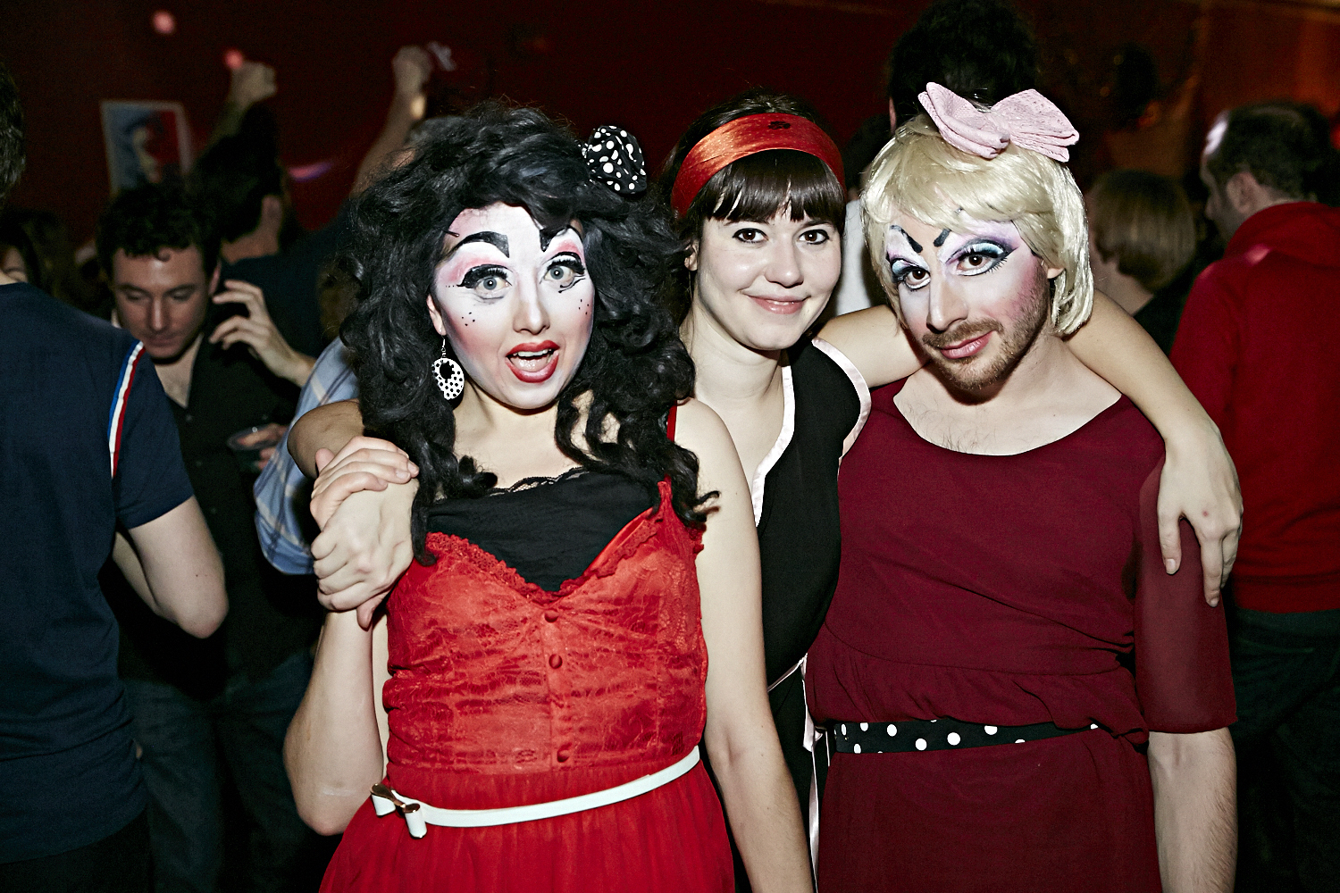 Un dancefloor plein à craquer pour le traditionnel party de Noël Dare To Care