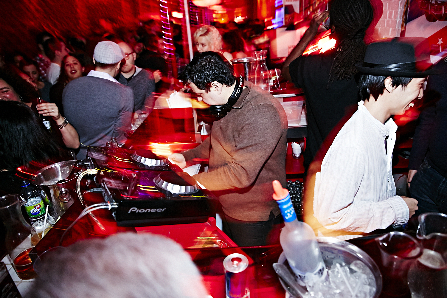 Les Montréalais disent adieu au Gogo Louge