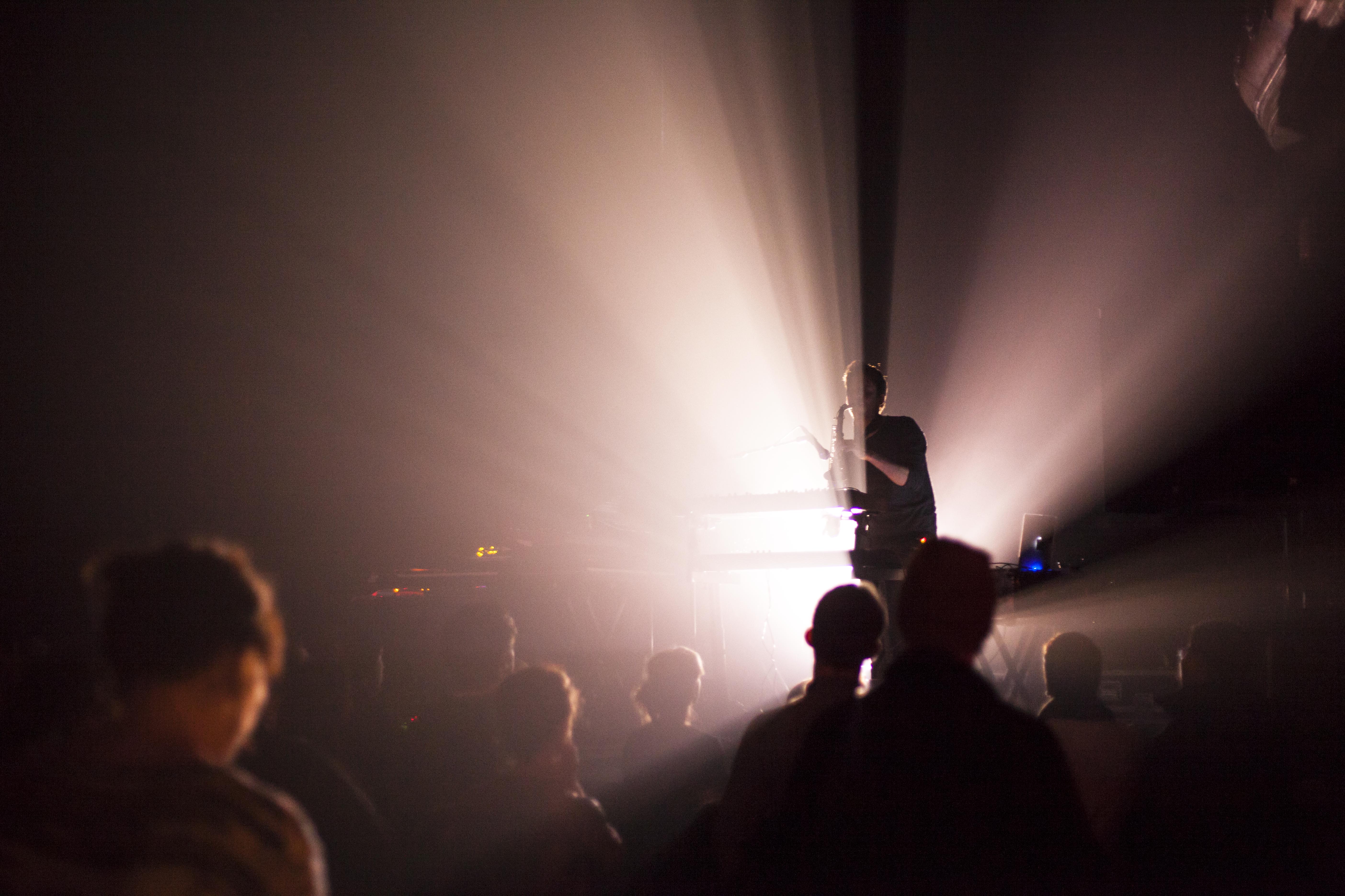 Concert magique et immersif signé Darkside au Théâtre Corona