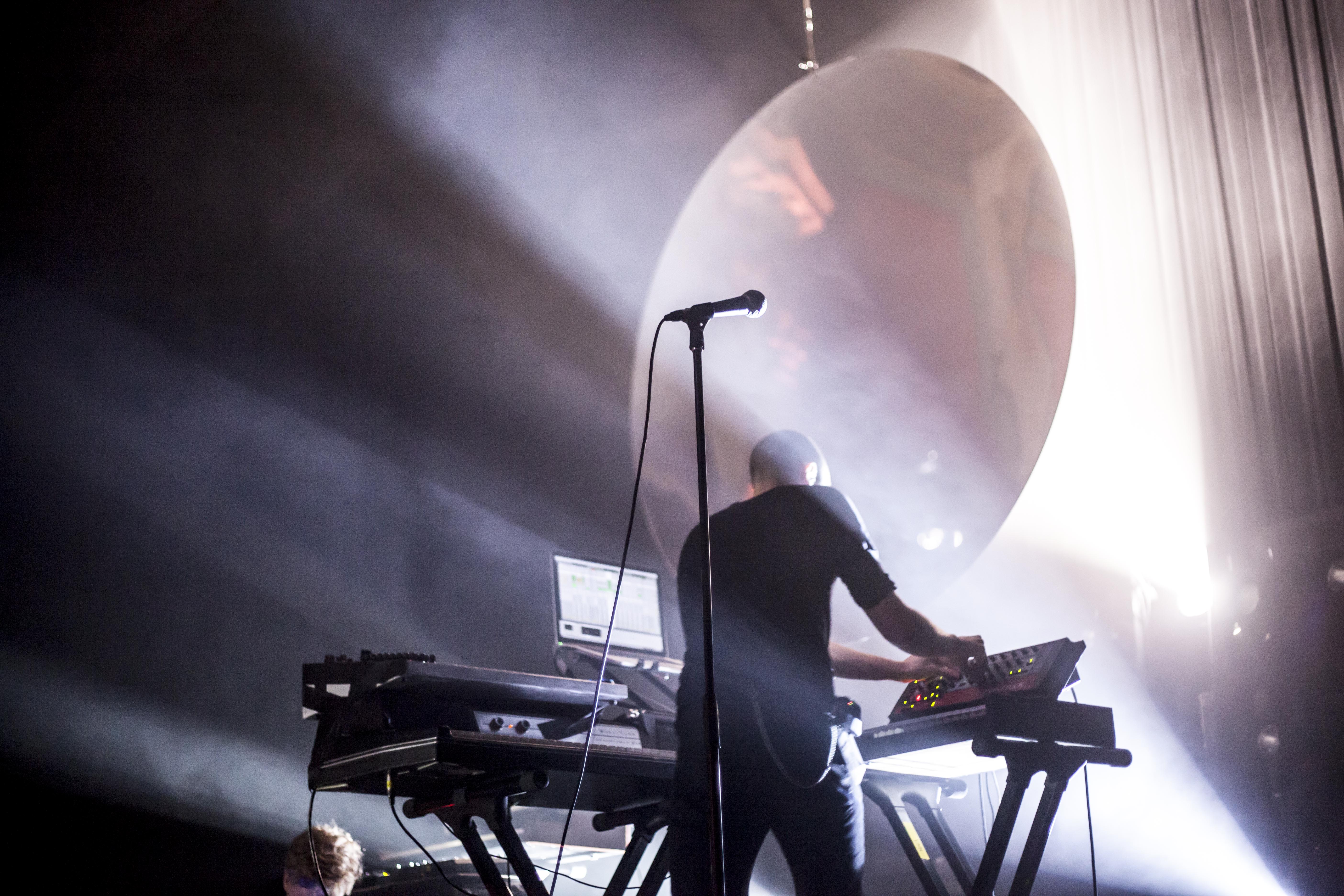 Concert magique et immersif signé Darkside au Théâtre Corona