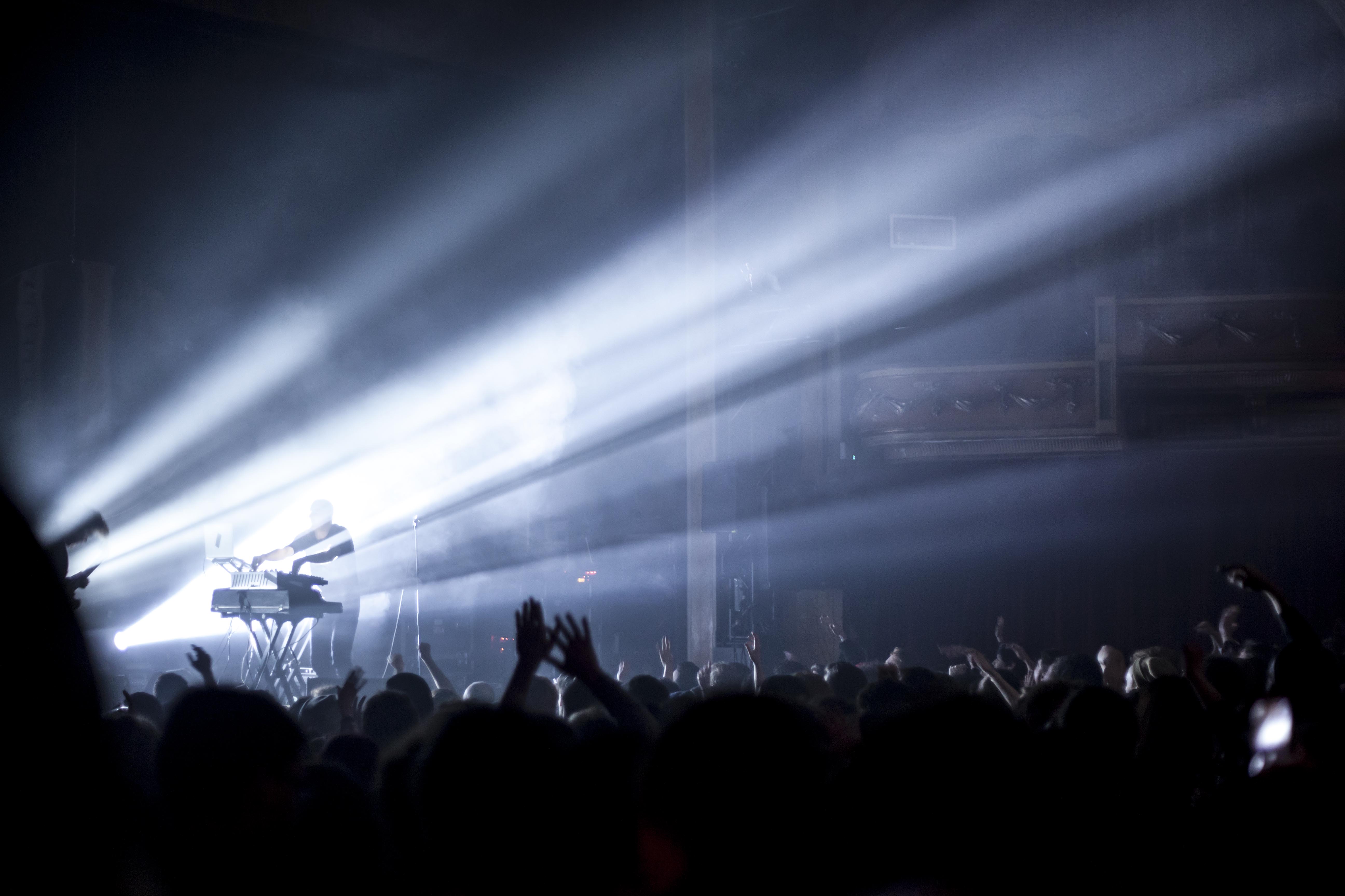 Concert magique et immersif signé Darkside au Théâtre Corona