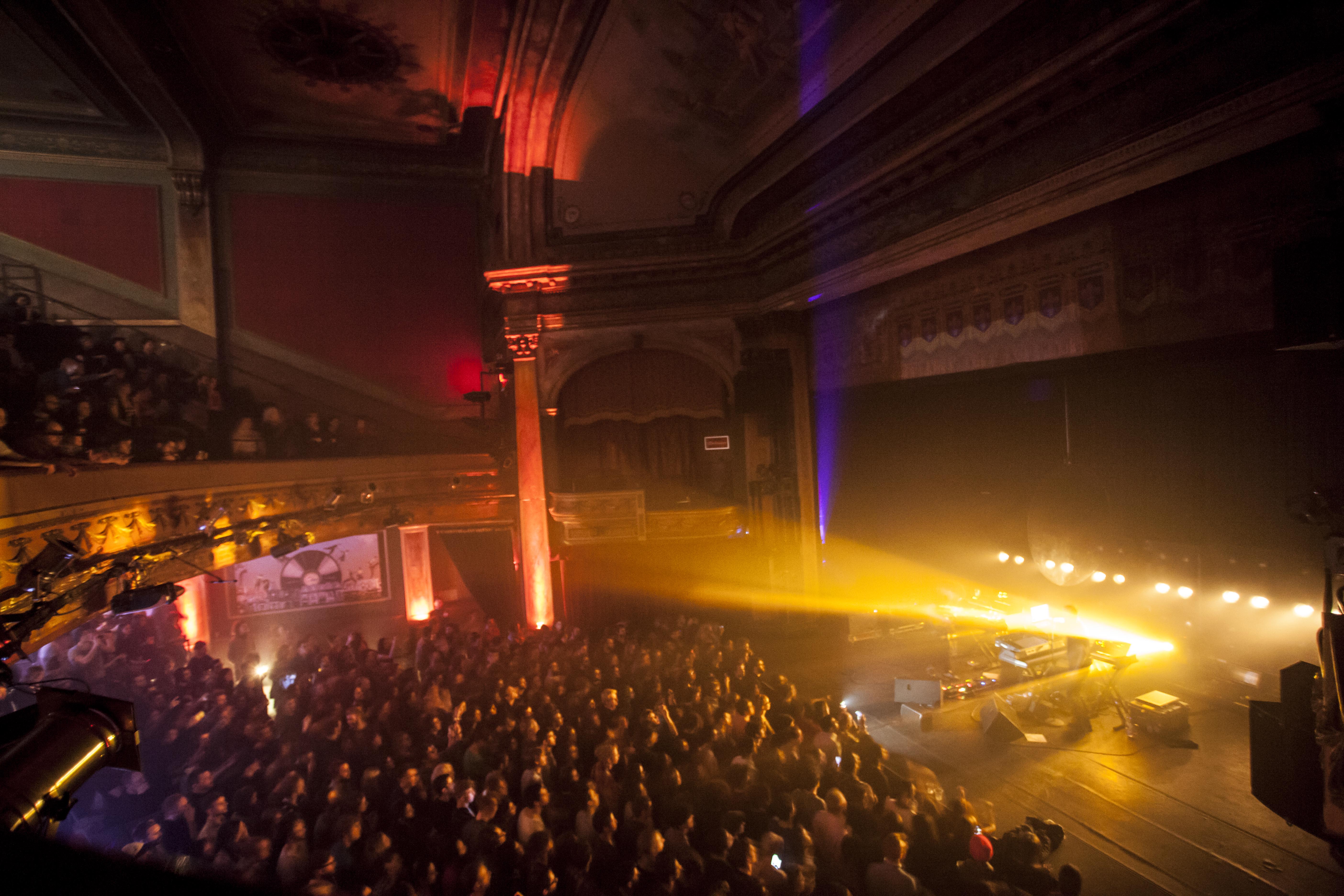Concert magique et immersif signé Darkside au Théâtre Corona