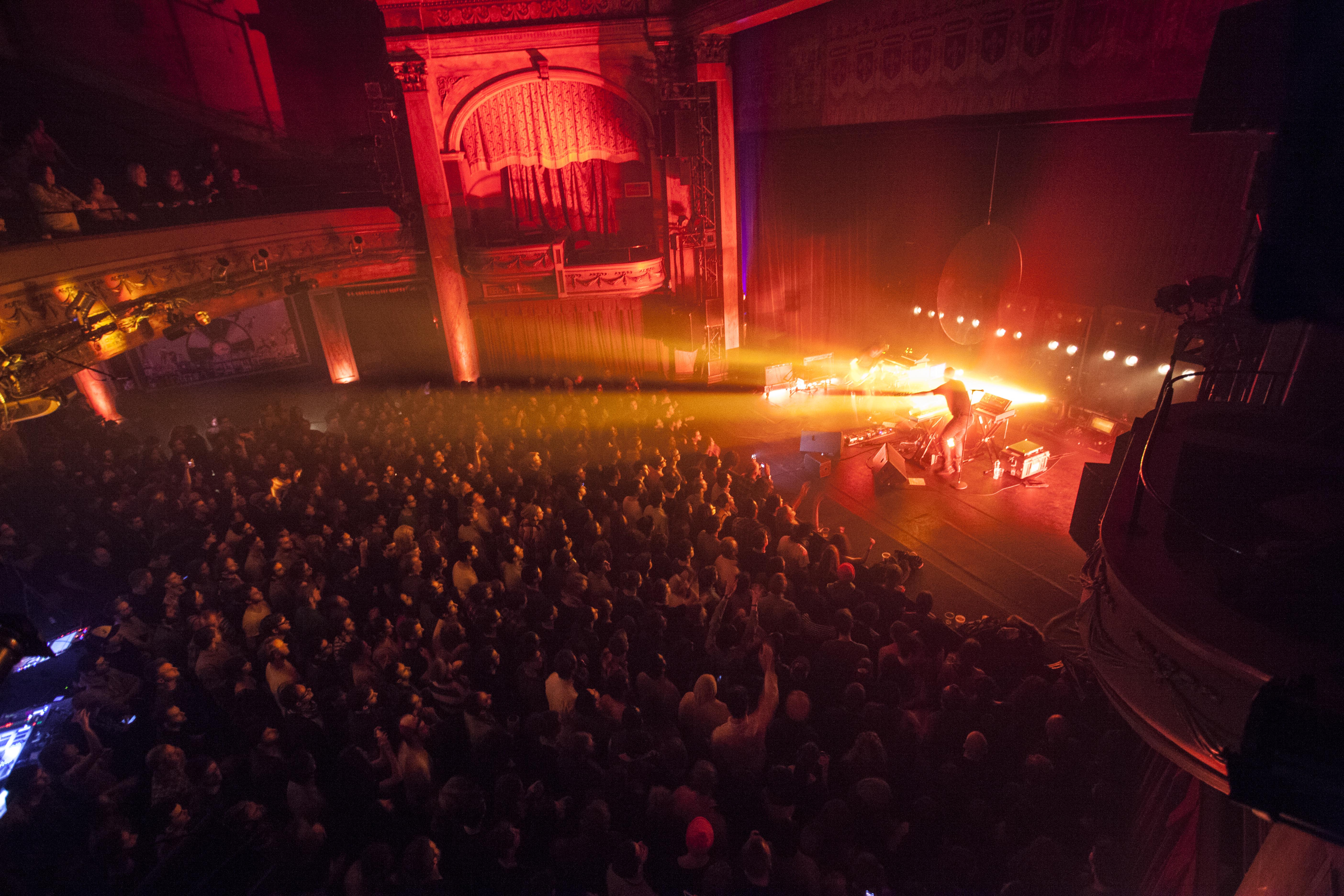 Concert magique et immersif signé Darkside au Théâtre Corona