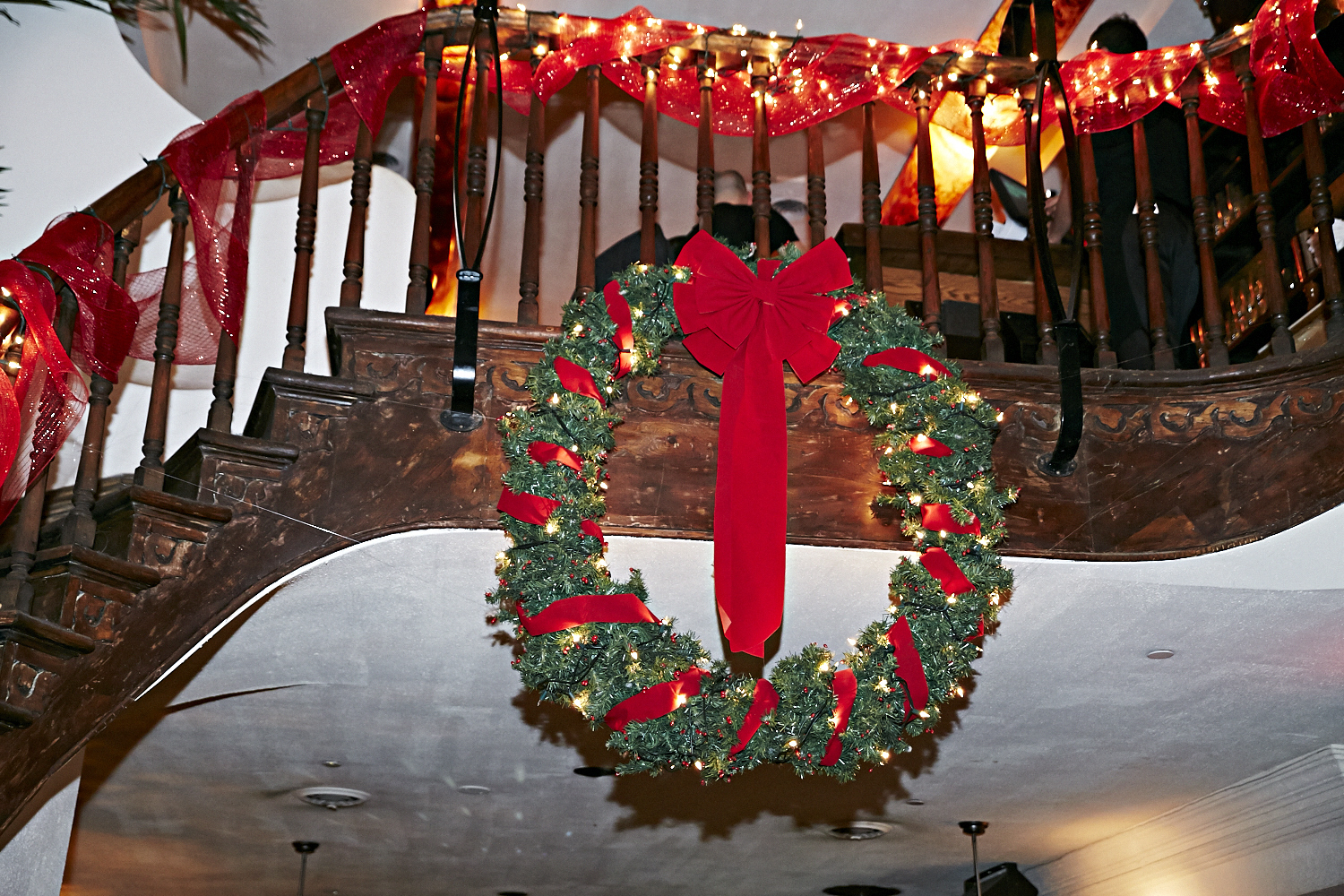 Un réveillon lumineux à la Galerie 203, en partenariat avec l'Assomoir