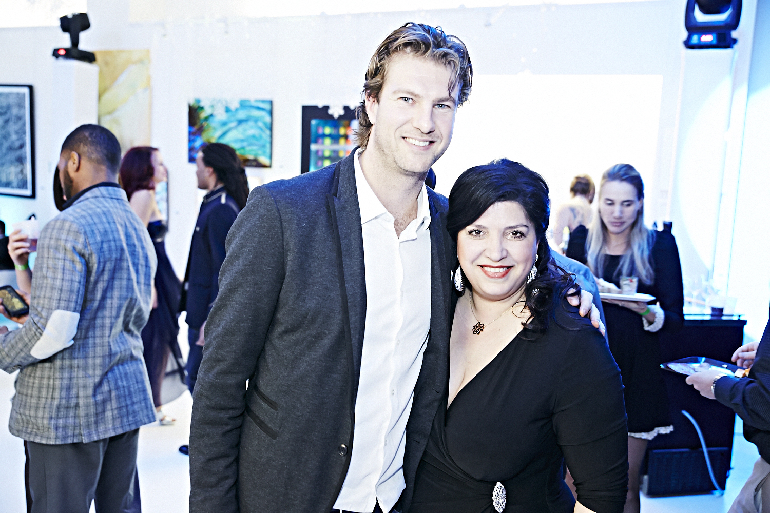 Un réveillon lumineux à la Galerie 203, en partenariat avec l'Assomoir