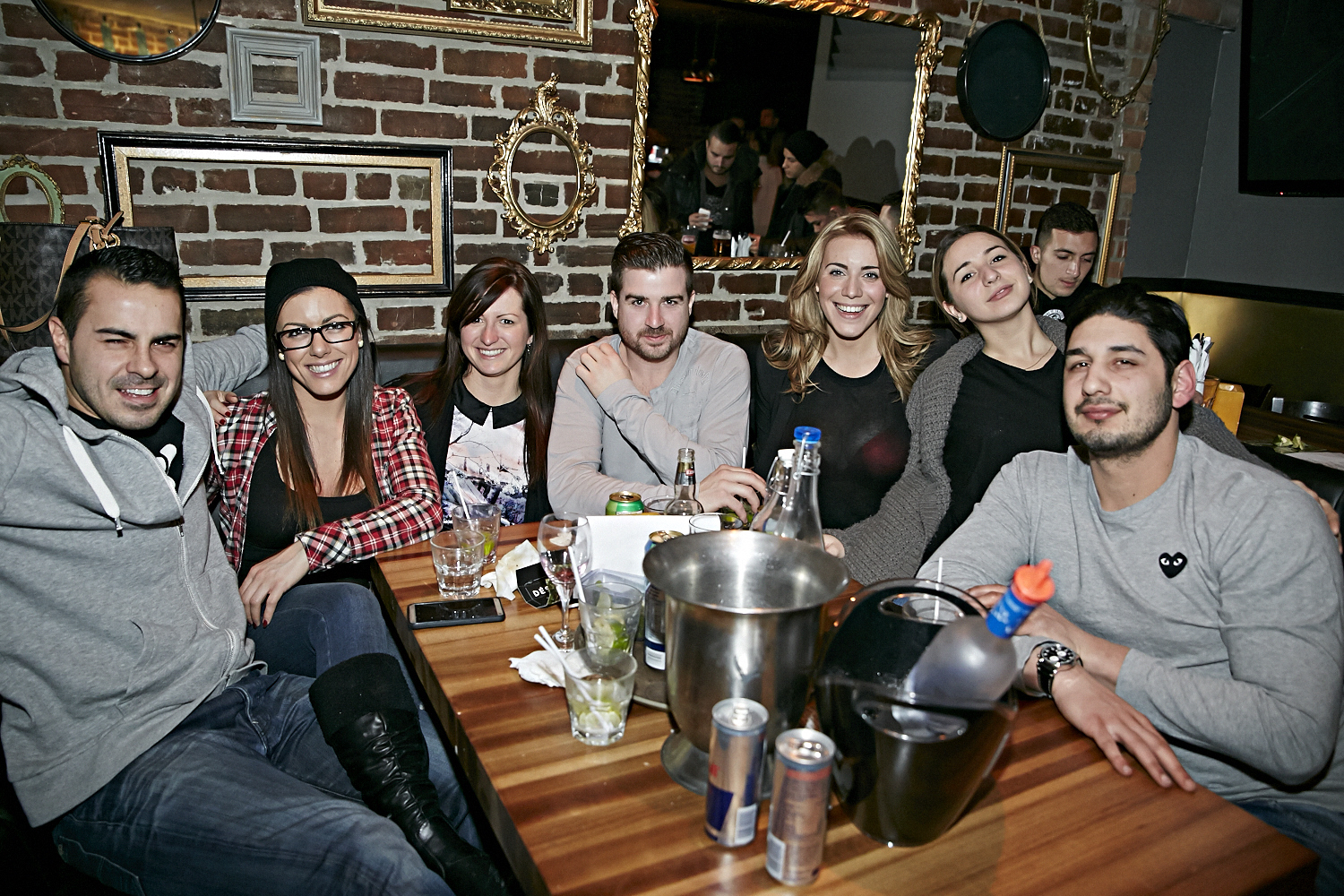 Le Lobby Bar lance Les p'tis mardis de l'humour