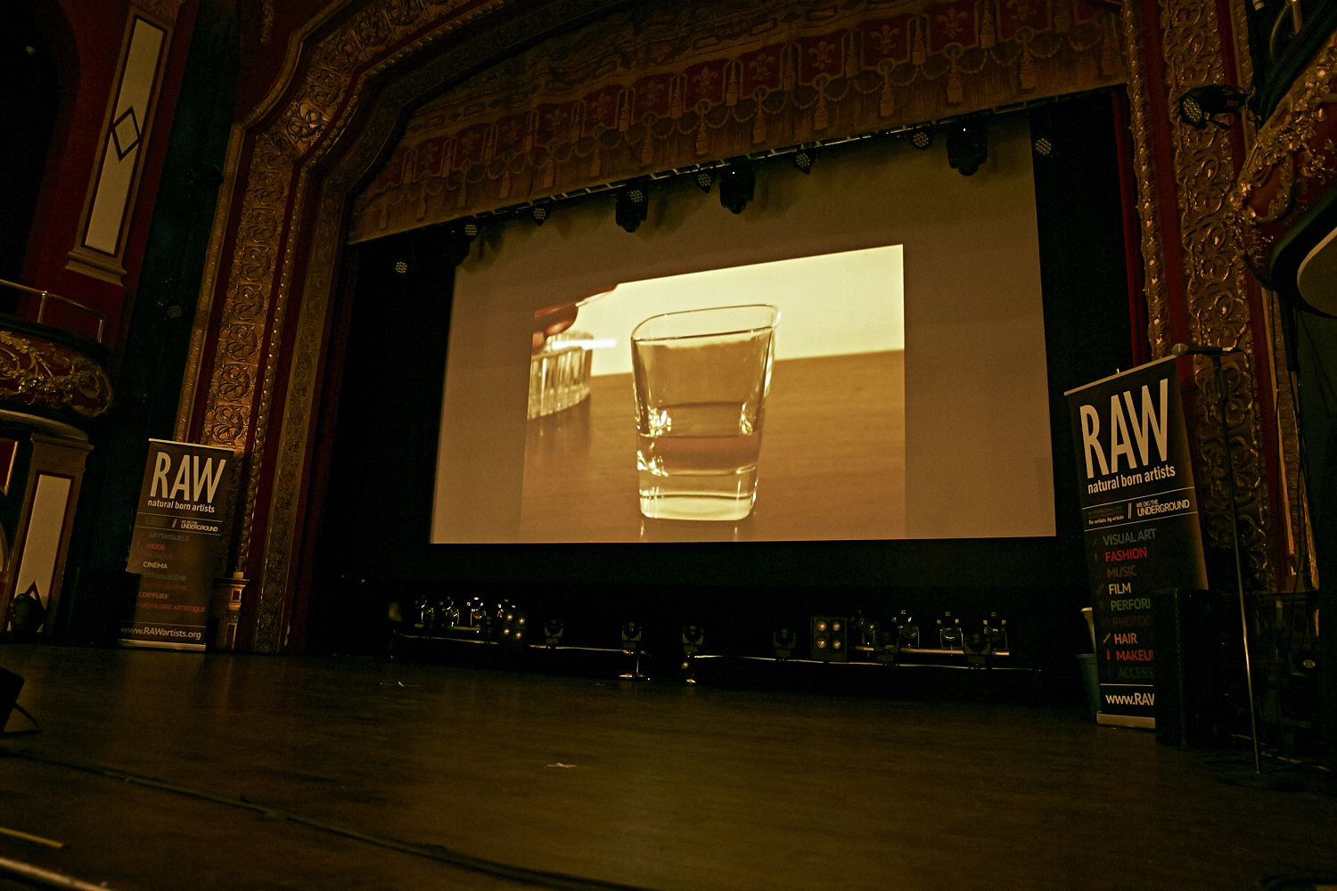 RAW Montréal signe une soirée éclectique et artistique au chic Rialto