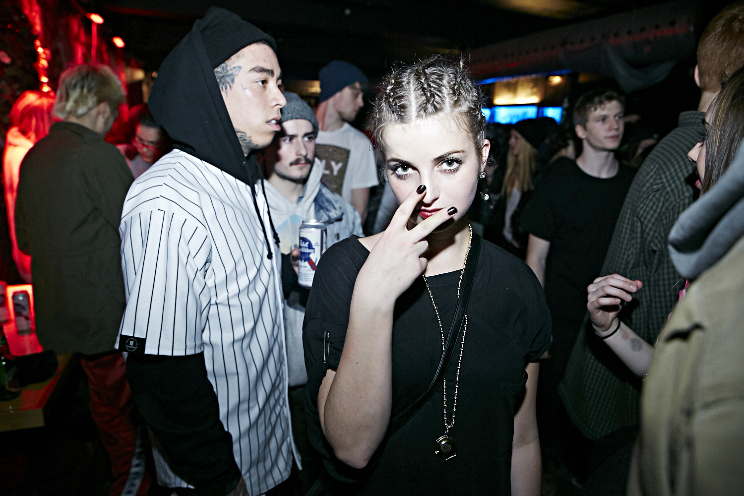 Riff Raff attire une foule bruyante et sur le party au Cabaret Underworld!