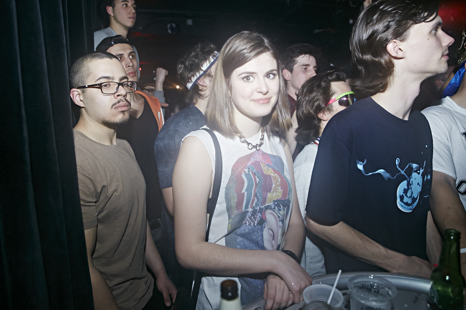 Riff Raff attire une foule bruyante et sur le party au Cabaret Underworld!