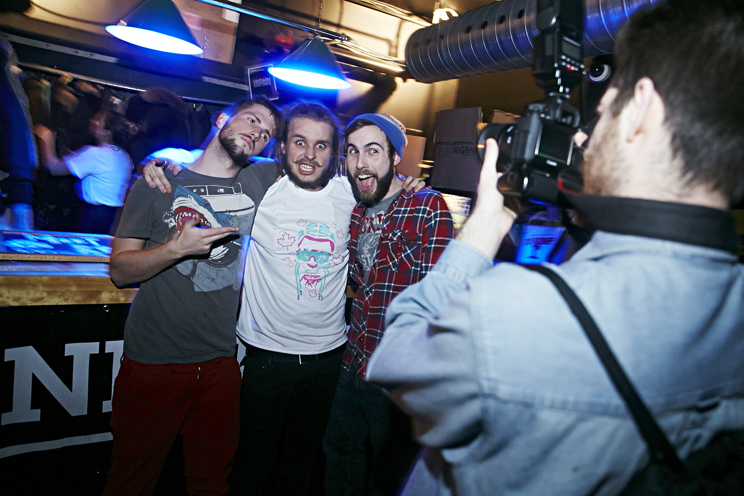 Riff Raff attire une foule bruyante et sur le party au Cabaret Underworld!