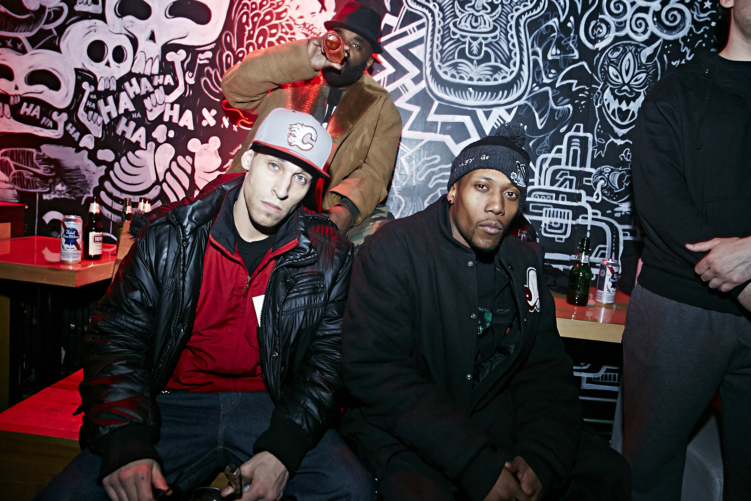 Riff Raff attire une foule bruyante et sur le party au Cabaret Underworld!