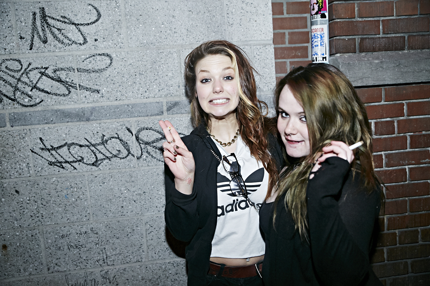 Riff Raff attire une foule bruyante et sur le party au Cabaret Underworld!