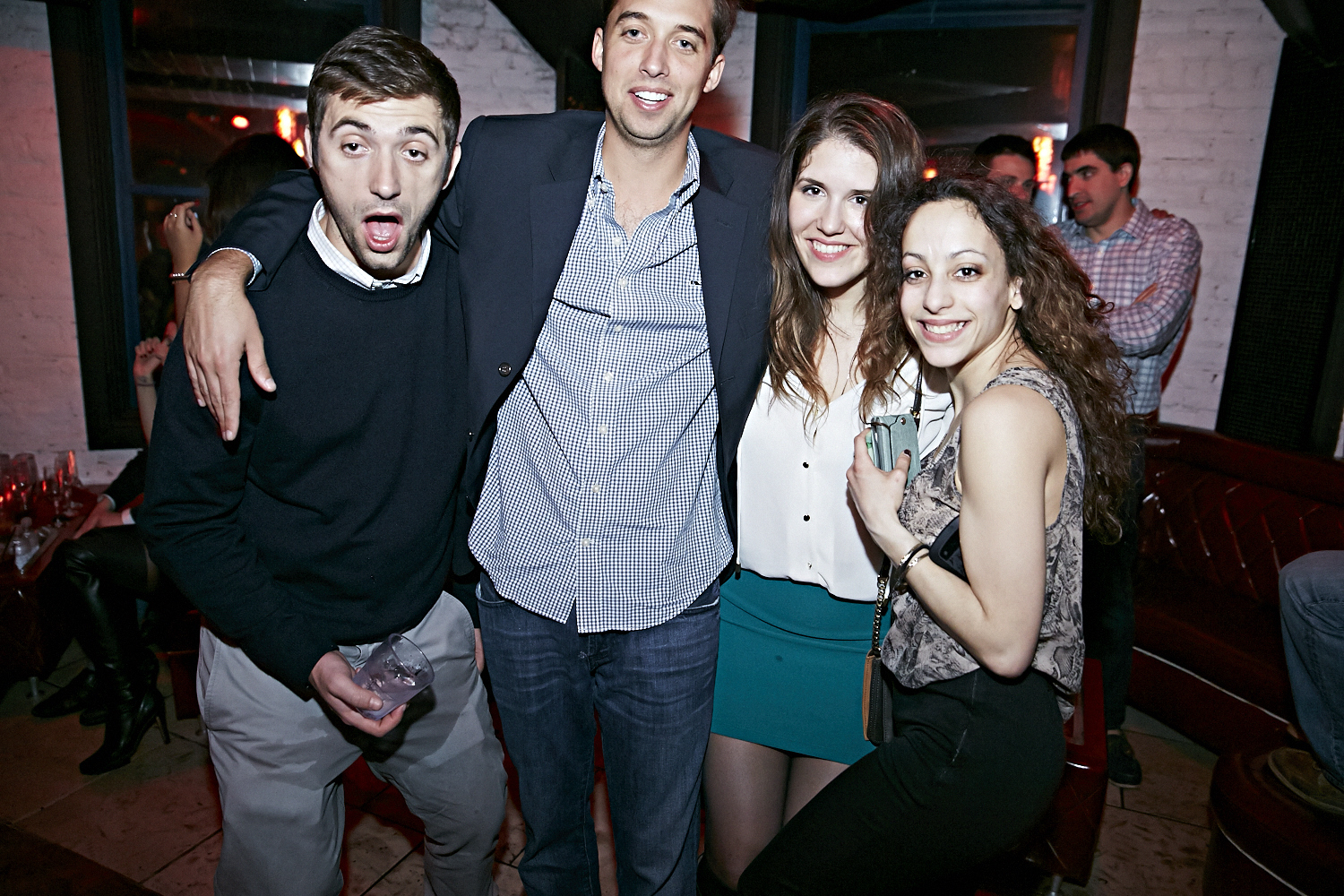 Chapeau de cowboy, Jack Daniel's et bon DJ au «Frisky Fridays» du bar Le Rouge