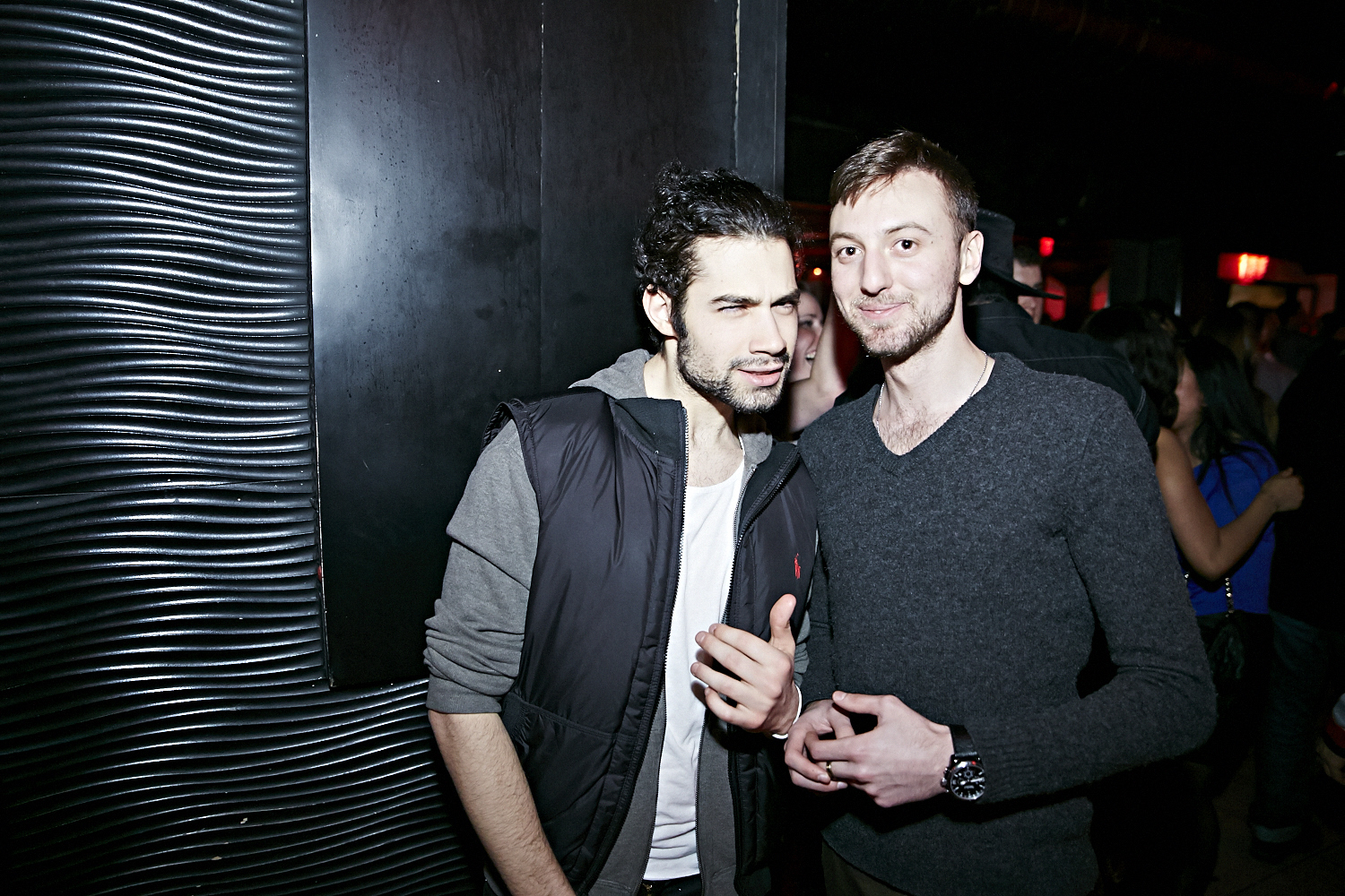 Chapeau de cowboy, Jack Daniel's et bon DJ au «Frisky Fridays» du bar Le Rouge