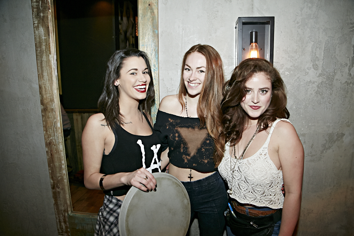 Bières, shooters et short-shorts au bar Le Saint-Édouard pour une soirée bien mystérieuse...