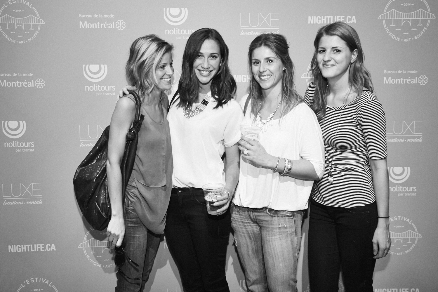 On fait des folies dans le photobooth de l'Estival 2014 présenté par NIGHTLIFE!