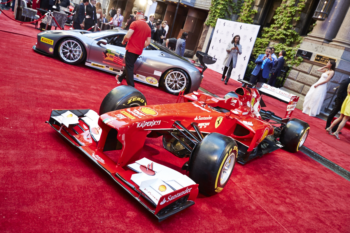 Ferrari et bulles réunies à l'hôtel St-James pour la F1
