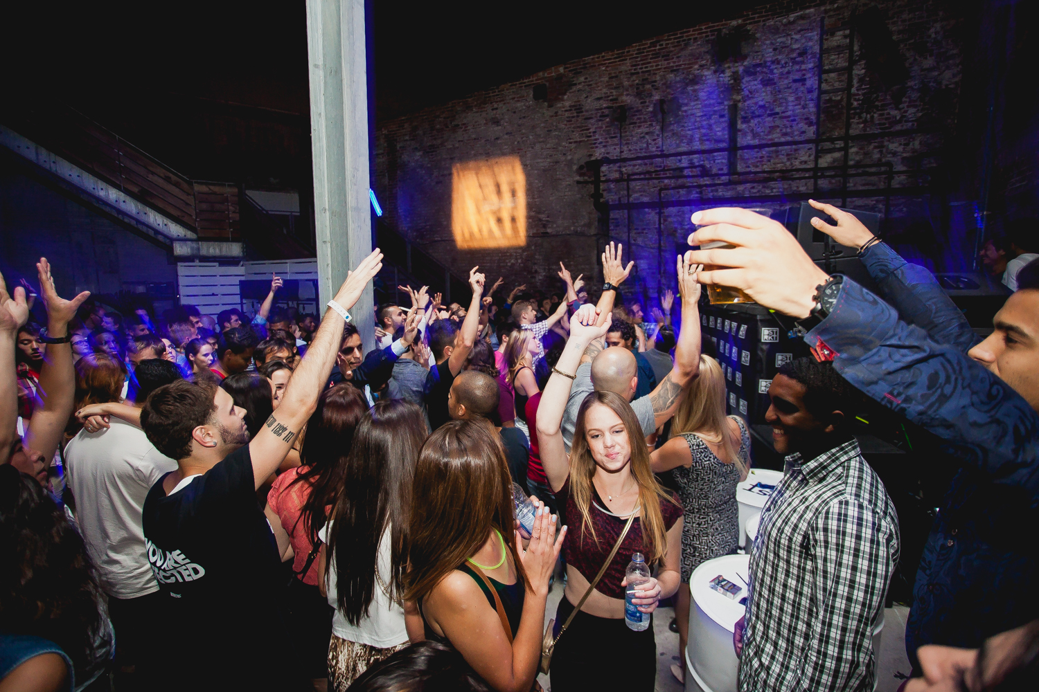 Ce qui se passe aux folles soirées DSTRKT au New City Gas, reste au New City Gas