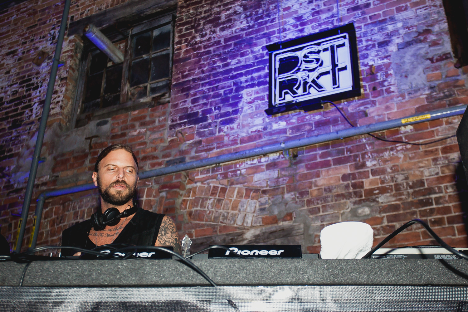 Ce qui se passe aux folles soirées DSTRKT au New City Gas, reste au New City Gas