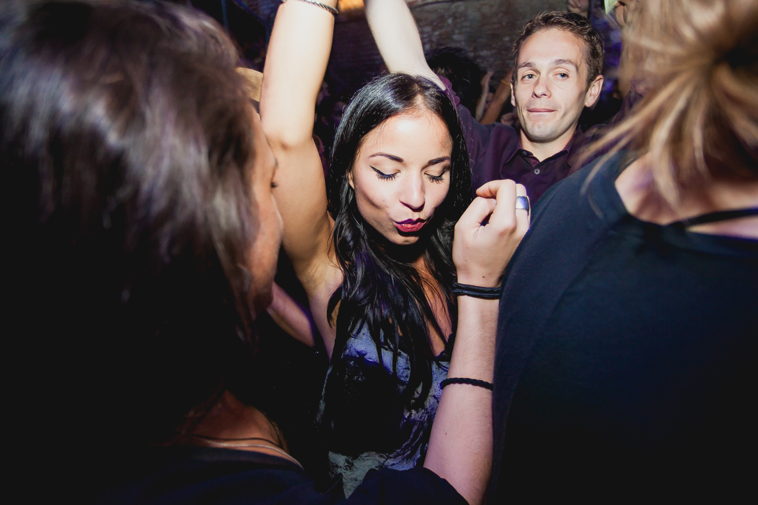 Ce qui se passe aux folles soirées DSTRKT au New City Gas, reste au New City Gas