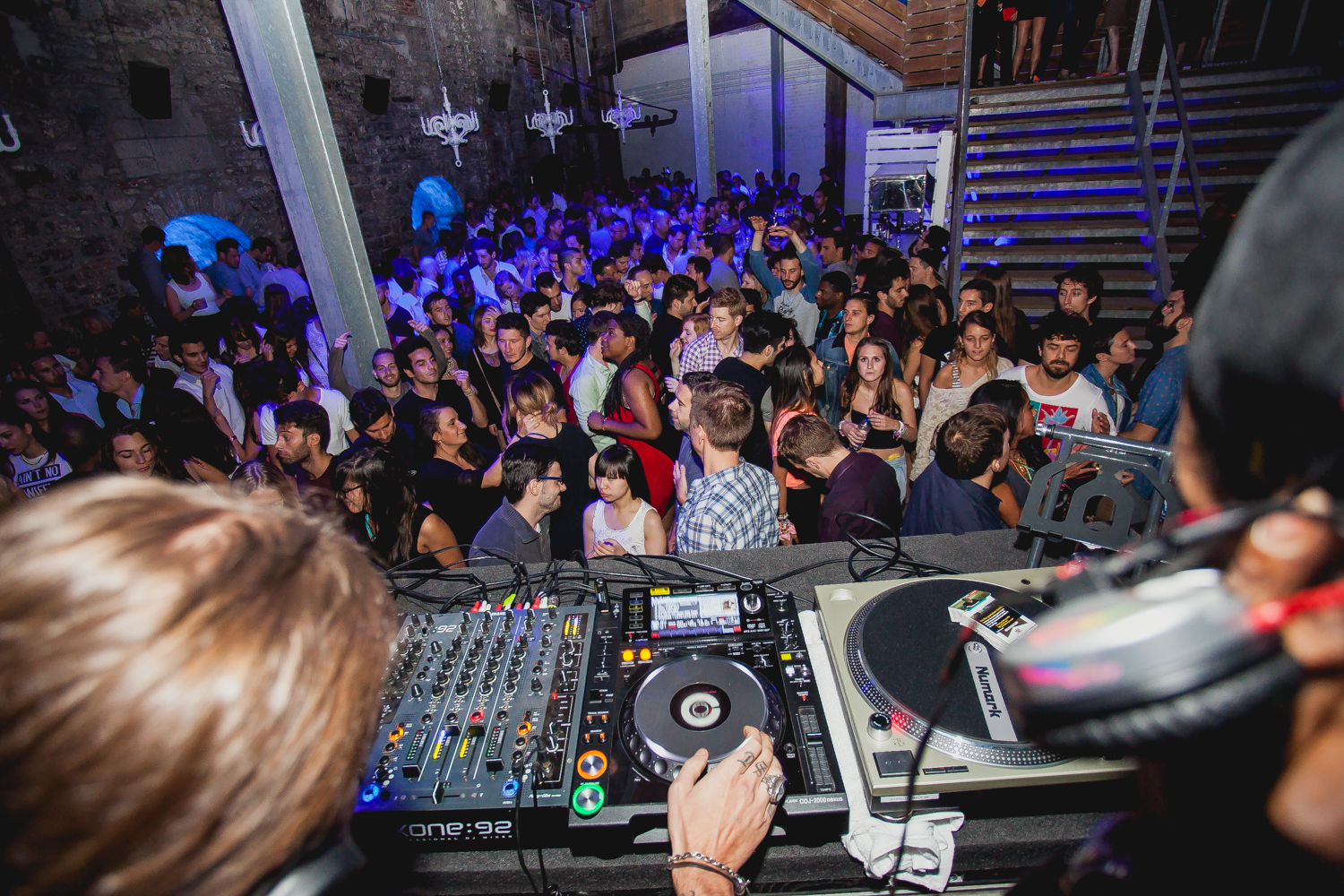 Ce qui se passe aux folles soirées DSTRKT au New City Gas, reste au New City Gas