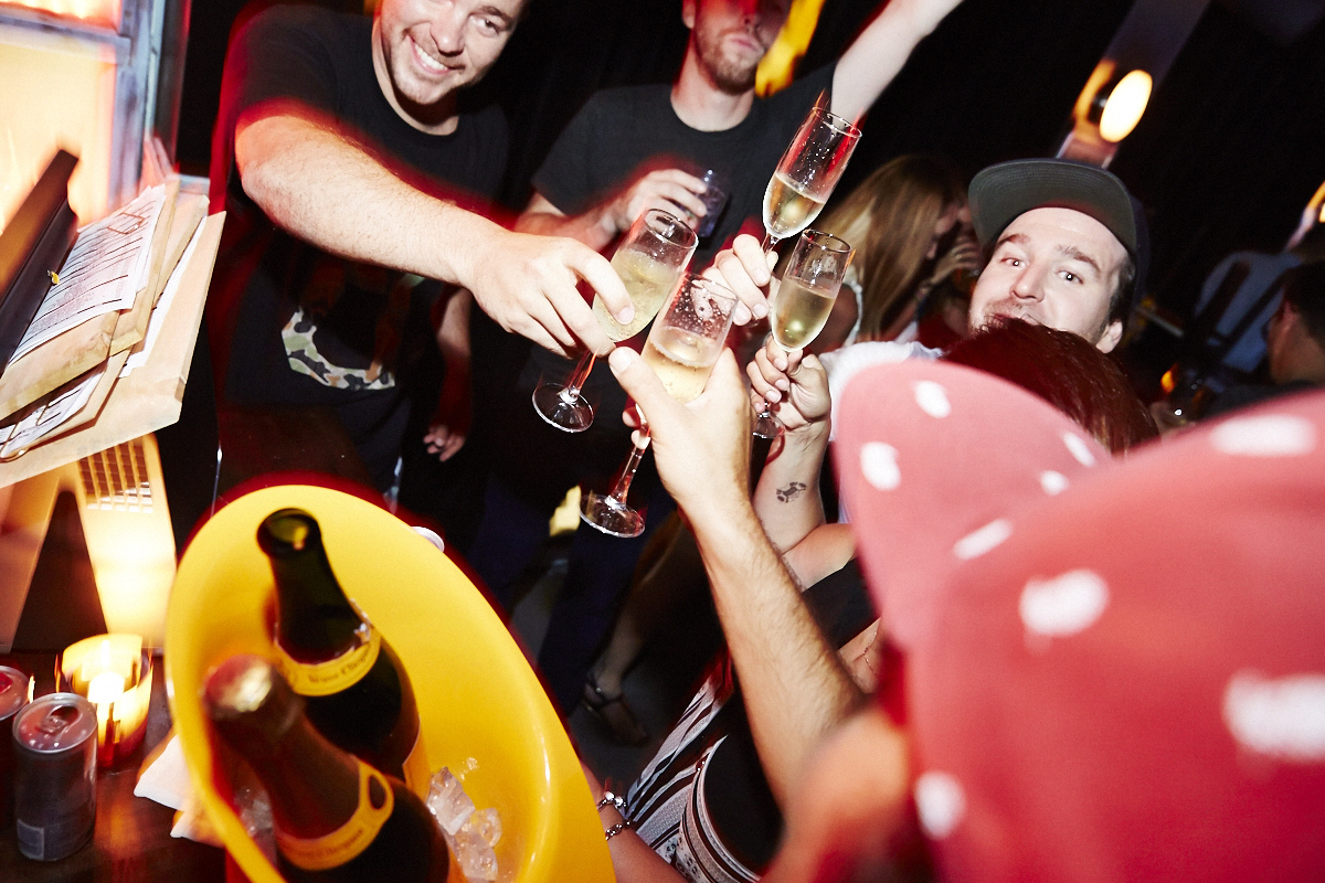 WELCOME BACK PARTY : fou party organisé par Ouisurf!