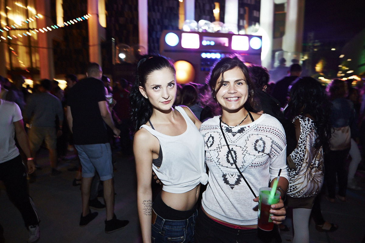 Gros Melting pot Juste pour Rire sous les étoiles à la Place des Arts