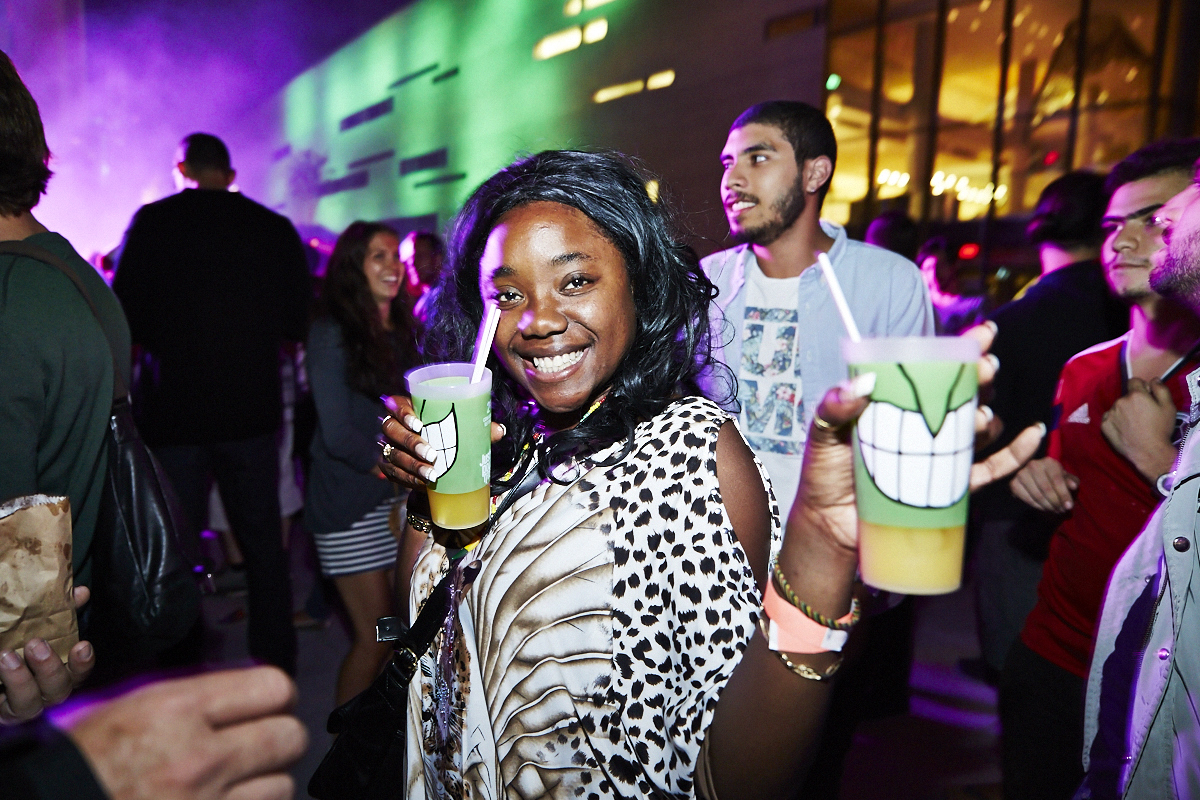 Gros Melting pot Juste pour Rire sous les étoiles à la Place des Arts