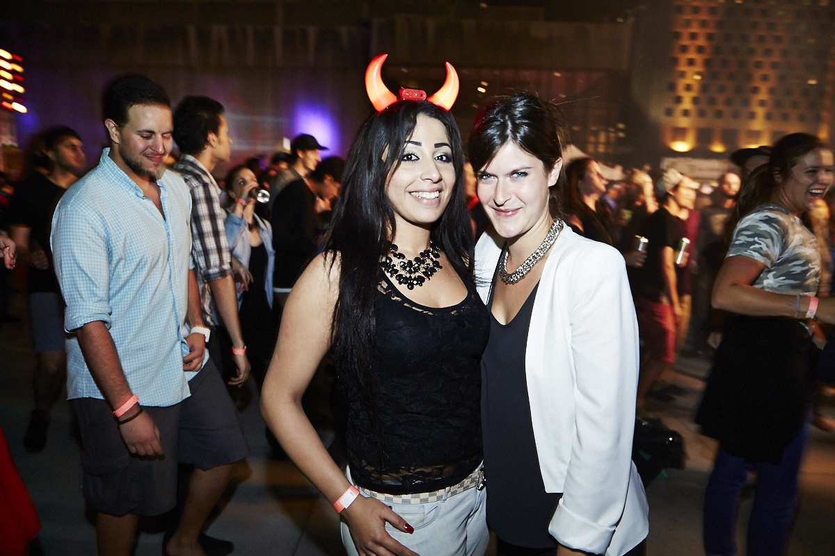 Gros Melting pot Juste pour Rire sous les étoiles à la Place des Arts