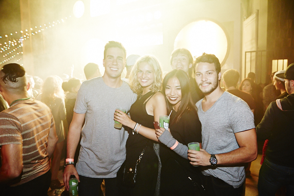 Gros Melting pot Juste pour Rire sous les étoiles à la Place des Arts