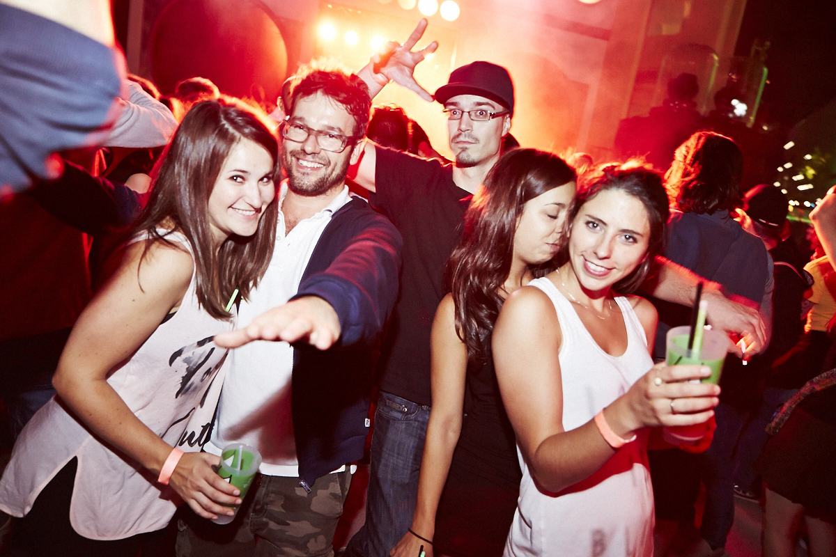 Gros Melting pot Juste pour Rire sous les étoiles à la Place des Arts