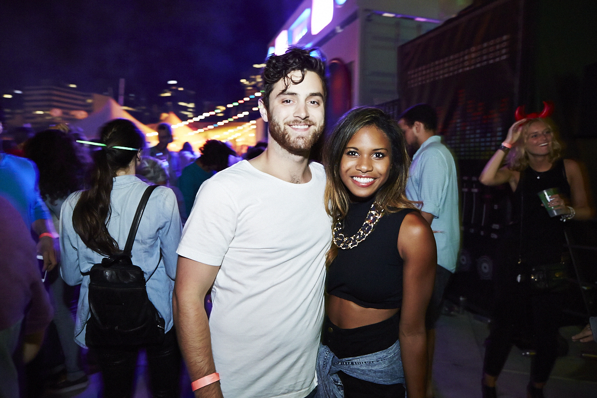 Gros Melting pot Juste pour Rire sous les étoiles à la Place des Arts