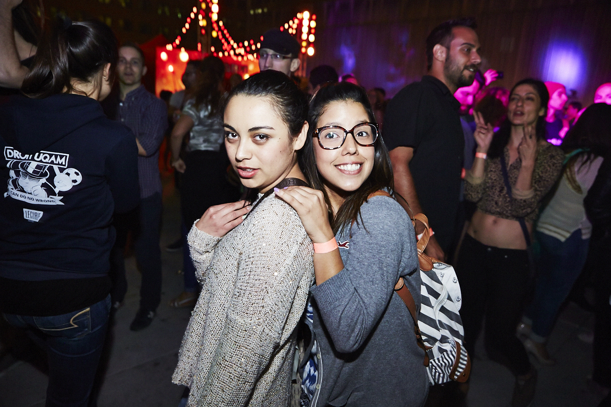 Gros Melting pot Juste pour Rire sous les étoiles à la Place des Arts