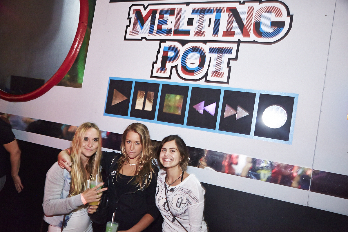 Gros Melting pot Juste pour Rire sous les étoiles à la Place des Arts