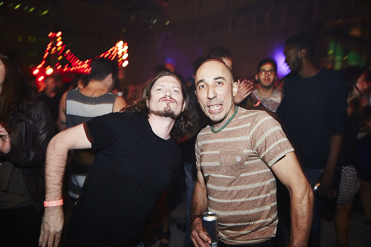 Gros Melting pot Juste pour Rire sous les étoiles à la Place des Arts