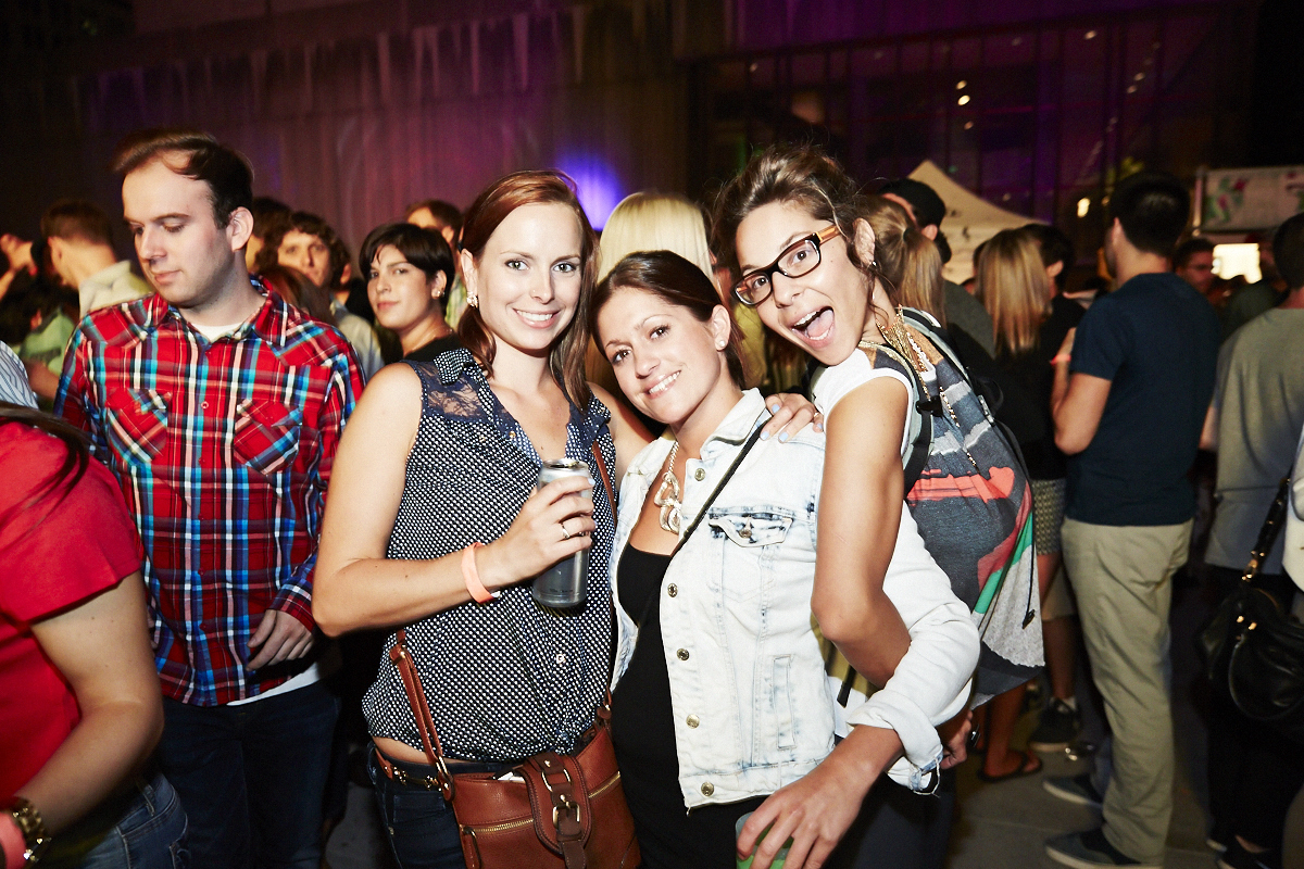 Gros Melting pot Juste pour Rire sous les étoiles à la Place des Arts